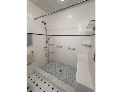 Exceptional opportunity to own a detached two-family home in a - photo 4