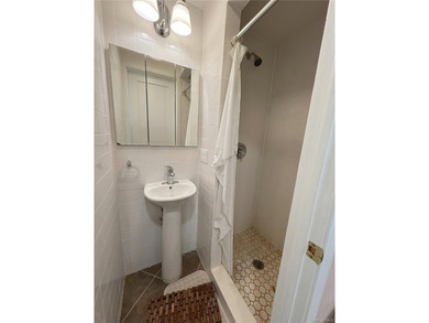 Exceptional opportunity to own a detached two-family home in a - photo 5