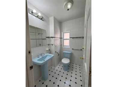Exceptional opportunity to own a detached two-family home in a - photo 6