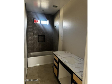 Stunning new build with a massive double RV garage, 4 bedrooms - photo 11