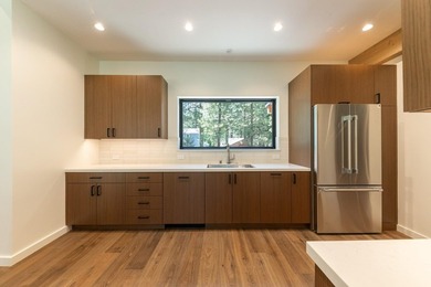 Recently completed, this mountain modern residence is ideally - photo 11