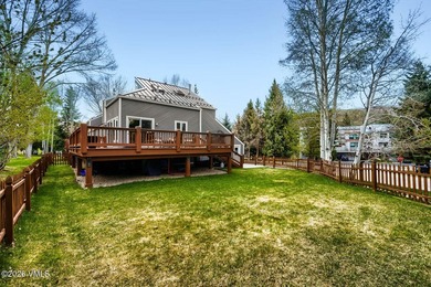 Beautifully maintained 4-bedroom, 4.5-bath duplex in a prime - photo 6