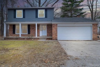 (private lake, pond, creek) Home Active Under Contract in Linden Michigan