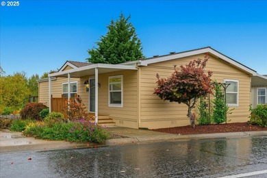 (private lake, pond, creek) Home For Sale in Scappoose Oregon