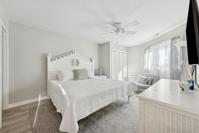 Located in the heart of Harbour Town within Sea Pines, this - photo 27