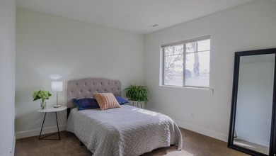 Renovated 5,600 sq ft home on 5 acres in the private gated - photo 33