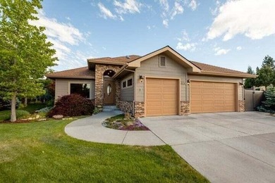 Upper Klamath Lake Home For Sale in Klamath Falls Oregon