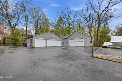 Spacious 5-bedroom, 3.5-bath home in the heart of Bolton - photo 2