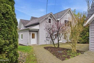 Spacious 5-bedroom, 3.5-bath home in the heart of Bolton - photo 4