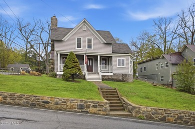 Spacious 5-bedroom, 3.5-bath home in the heart of Bolton - photo 8