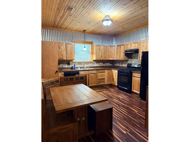 Charming and cozy 2-bedroom, 1.5-bath lake house in a highly - photo 3
