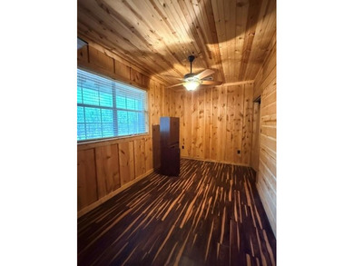 Charming and cozy 2-bedroom, 1.5-bath lake house in a highly - photo 5