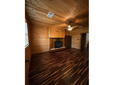 Charming and cozy 2-bedroom, 1.5-bath lake house in a highly - photo 7