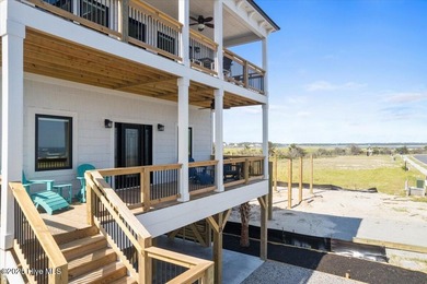 Welcome to 25 Grand View Drive, a stunning custom-built 2023