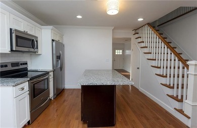 Discover the perfect blend of privacy and comfort in this - photo 17