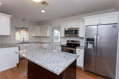 Discover the perfect blend of privacy and comfort in this - photo 19