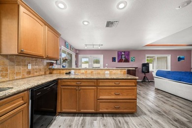 Welcome to your own slice of Florida paradise! This beautifully - photo 24