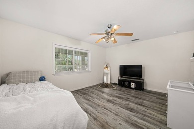 Welcome to your own slice of Florida paradise! This beautifully - photo 35