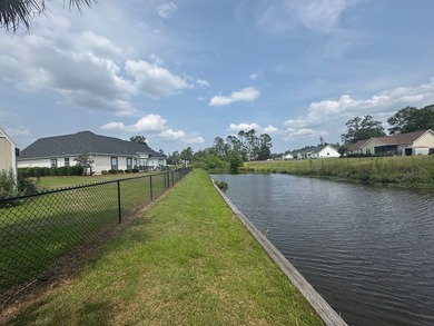 Baymeadows Subdivision!! On the large lake! This 3BR/2.5 BA is - photo 6