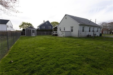 Discover the perfect blend of privacy and comfort in this - photo 37