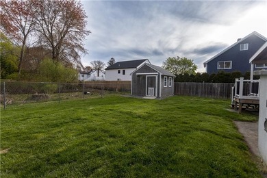 Discover the perfect blend of privacy and comfort in this - photo 38
