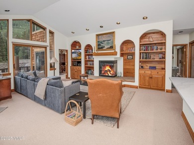 Enjoy an easy, carefree life in this magnificent creekside home - photo 8