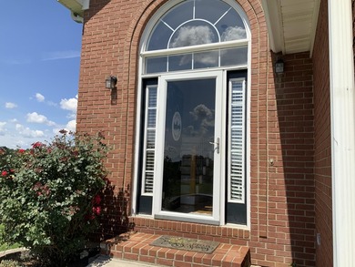 Well maintained 3 bedrooms 2 1/2 bath townhouse in desirable - photo 1