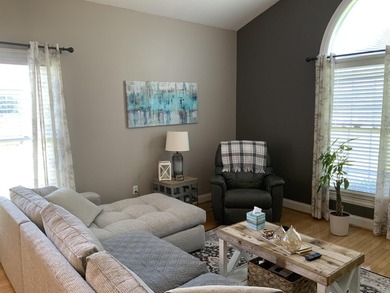 Well maintained 3 bedrooms 2 1/2 bath townhouse in desirable - photo 8