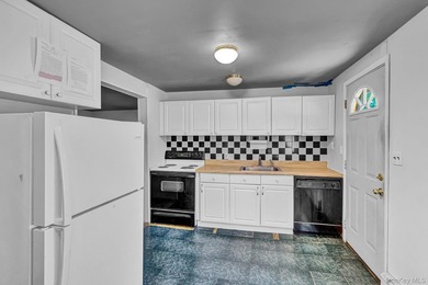Wide-Line High Ranch featuring 4-5 bedrooms, 2 Full Baths, a Den - photo 25