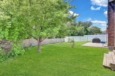 Wide-Line High Ranch featuring 4-5 bedrooms, 2 Full Baths, a Den - photo 29