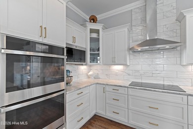 This one-of-a-kind custom-built luxury retreat in Ocean Isle - photo 37