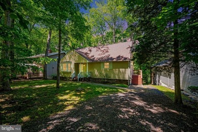 Welcome home to 139 Larkspur Lane, a waterfront retreat on - photo 2