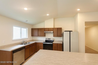 SHORT SALE. The Short sale has not been negotiated/approved by - photo 8