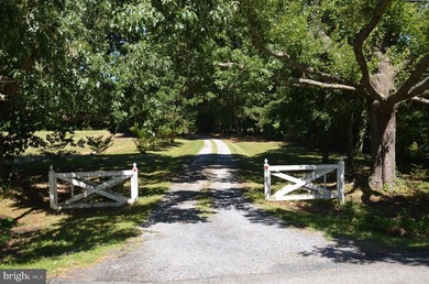 Just 4 miles (five minutes) outside the historic town of St - photo 5