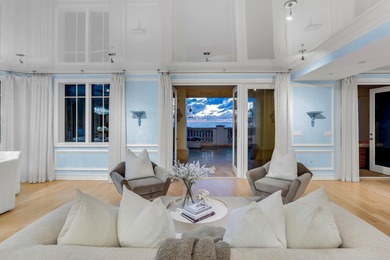 Spectacular and rarely found direct oceanfront villa with - photo 12