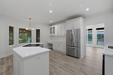 Smith Lake (Rock Creek) A fully renovated lake cottage on a nice - photo 12