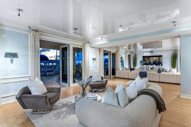Spectacular and rarely found direct oceanfront villa with - photo 15