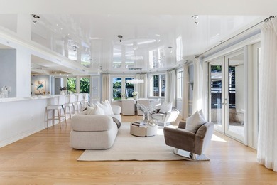 Spectacular and rarely found direct oceanfront villa with - photo 17