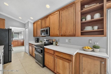 EXCEPTIONAL VALUE! LOOK AGAIN! Freshly updated with new carpet - photo 3