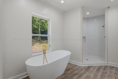 Smith Lake (Rock Creek) A fully renovated lake cottage on a nice - photo 25