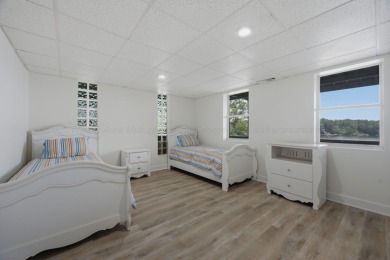Smith Lake (Rock Creek) A fully renovated lake cottage on a nice - photo 31