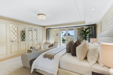 Spectacular and rarely found direct oceanfront villa with - photo 35