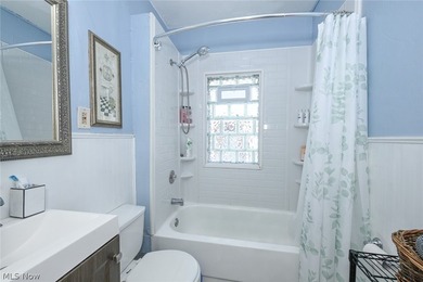 Four units in Lakewood available now! One unit is currently - photo 11