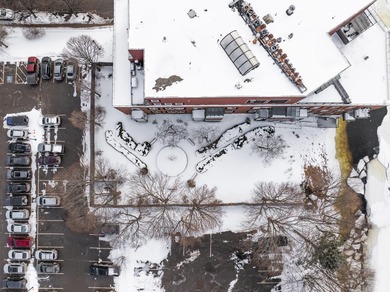 Luxury and convenience meet in this beautifully appointed nearly