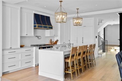 This fully furnished rental is available for the months of - photo 19