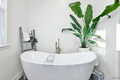 Big Reduction! Don't miss this stunning home built to entertain - photo 20