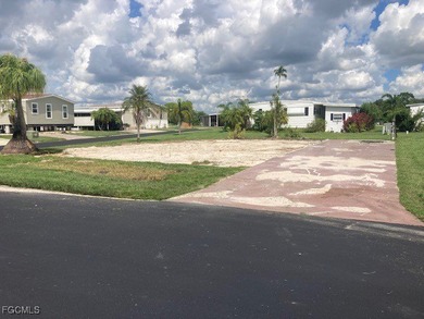 Caloosahatchee River Lot For Sale in Fort Myers Florida