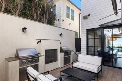 This fully furnished rental is available for the months of - photo 25