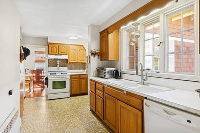 Located in the heart of the Estate Section, 201 Herrick Road - photo 6