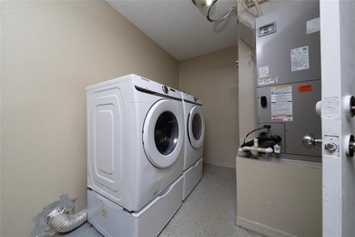 THIS MOVE IN READY COMPLETELY UPDATED HOME, 3 Bedroom +1 ROOM - photo 28